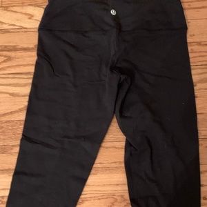 Lulu lemon black cropped leggings